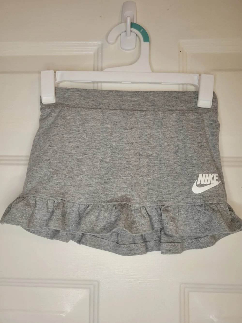 Nike Girls' Gray Ruffle Skort